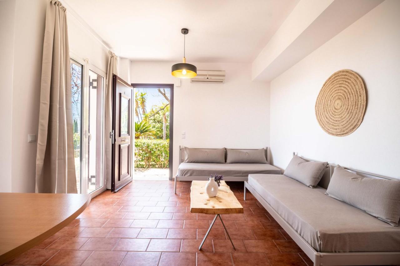 Christoforos Apartments Lourdata  Extérieur photo