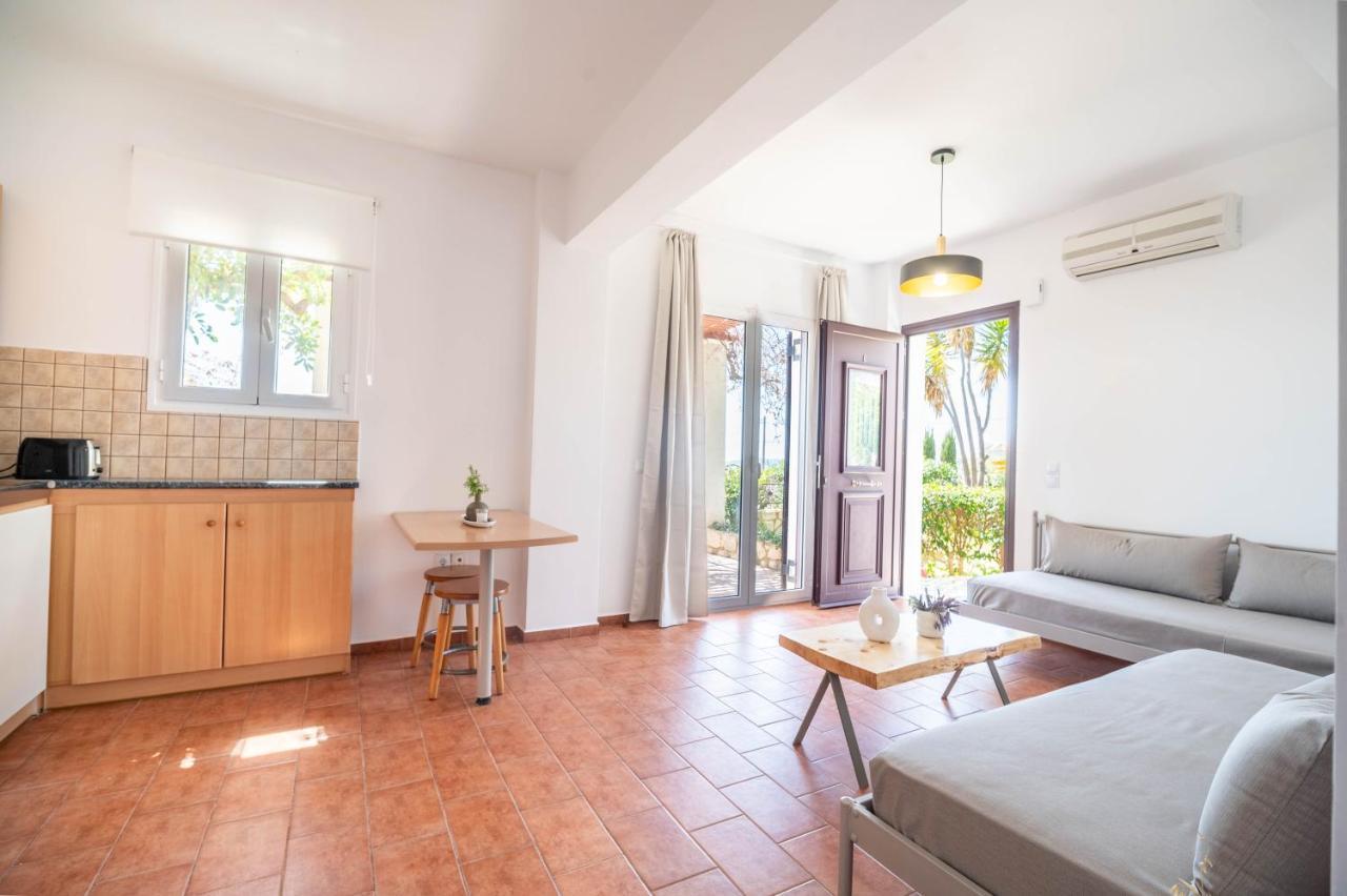 Christoforos Apartments Lourdata  Extérieur photo