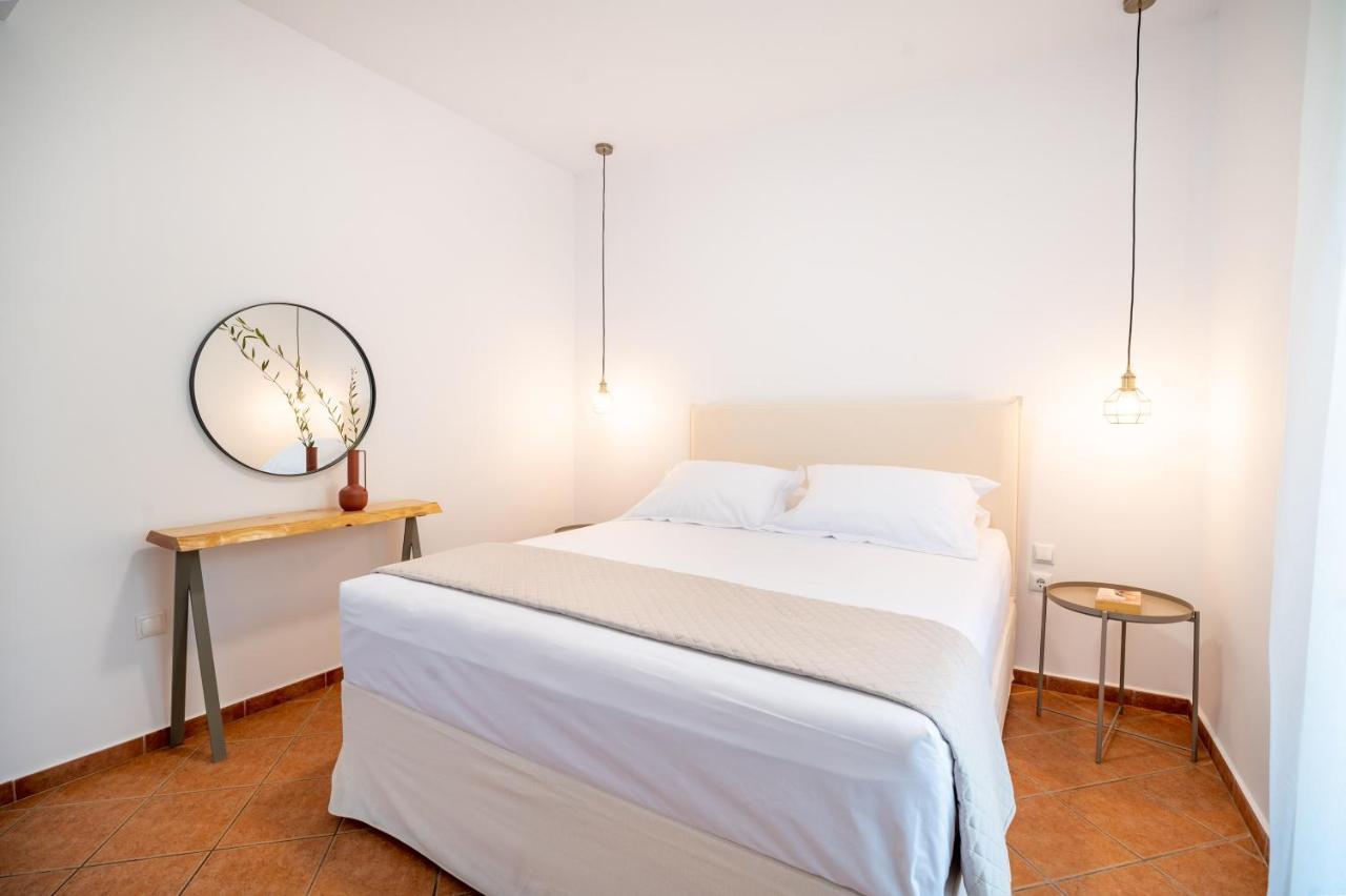 Christoforos Apartments Lourdata  Extérieur photo