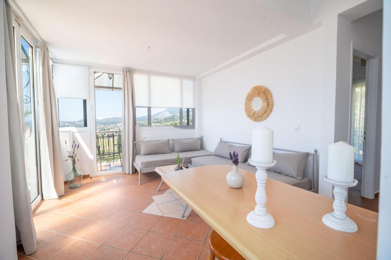 Christoforos Apartments Lourdata  Extérieur photo