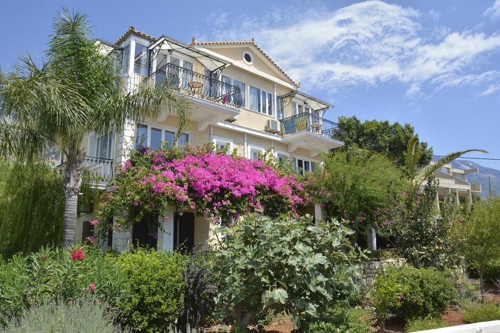 Christoforos Apartments Lourdata  Extérieur photo