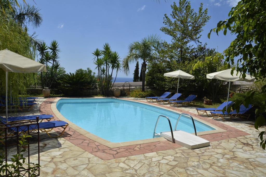 Christoforos Apartments Lourdata  Extérieur photo